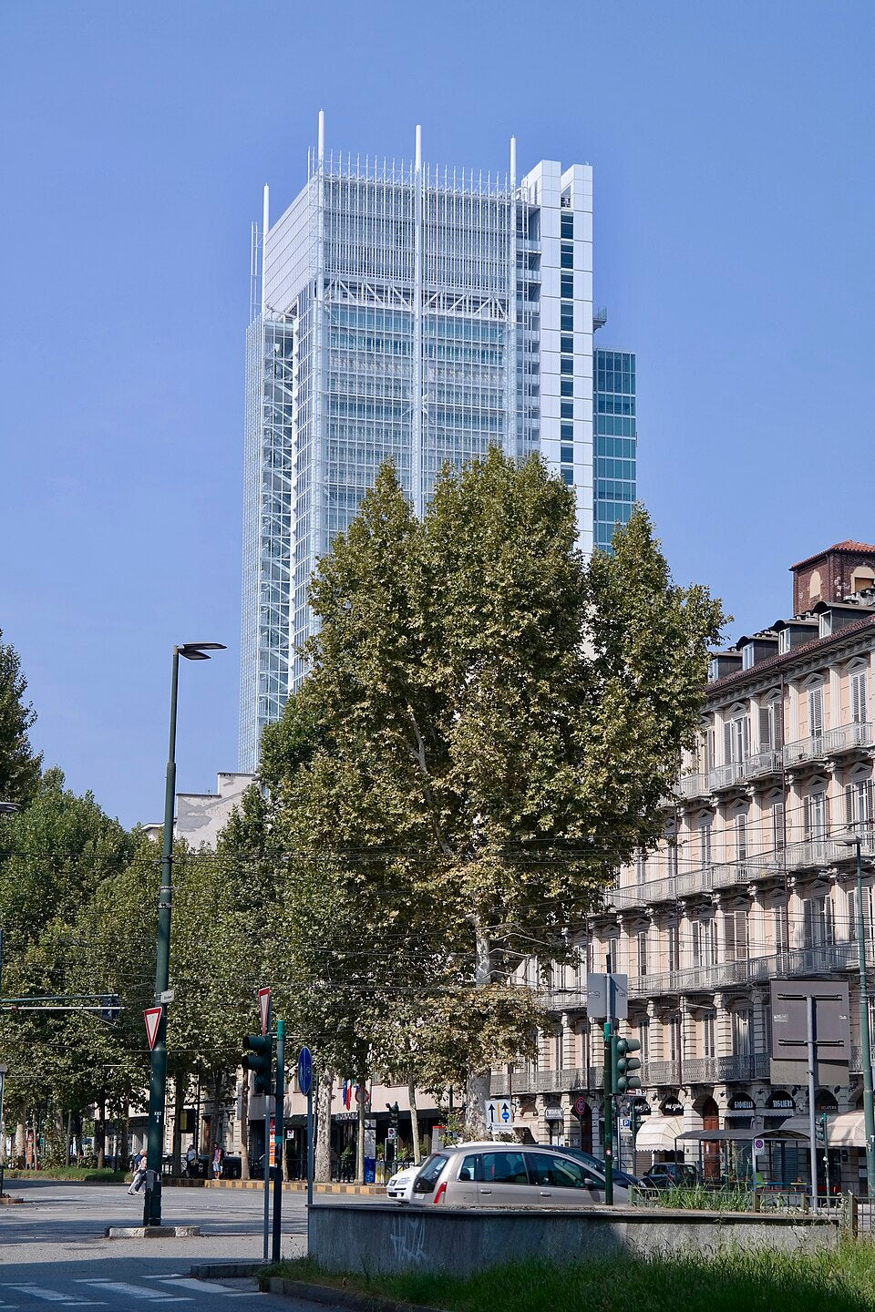 Grattacielo Intesa Sanpaolo a Torino, analisi azioni banca