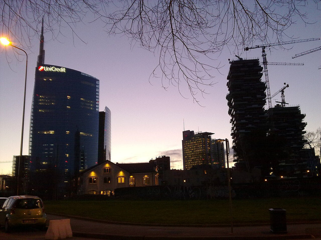 Torre UniCredit a Milano, analisi azioni UniCredit