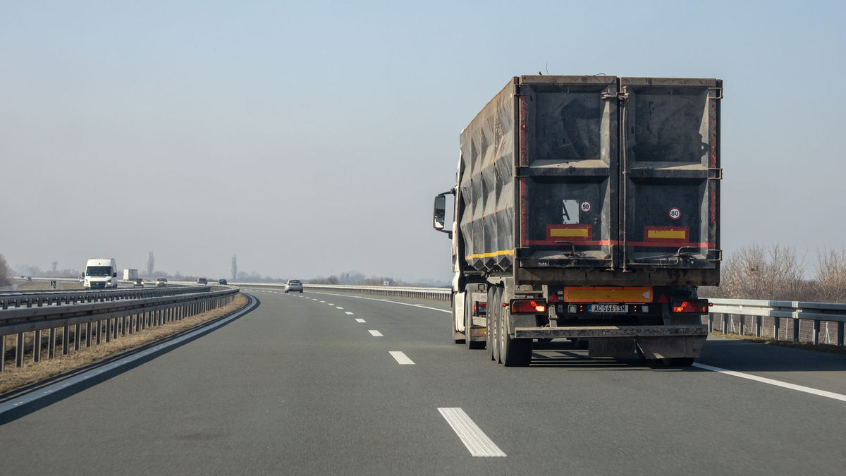 Autocarro merci su strada, settore industriale dei veicoli commerciali
