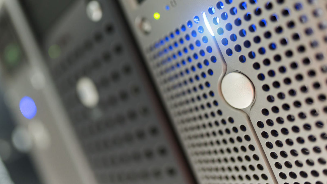 Server in un data center, infrastruttura per servizi cloud computing