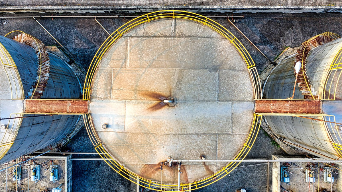 Serbatoi di stoccaggio e infrastrutture petrolifere per una notizia sui titoli energetici