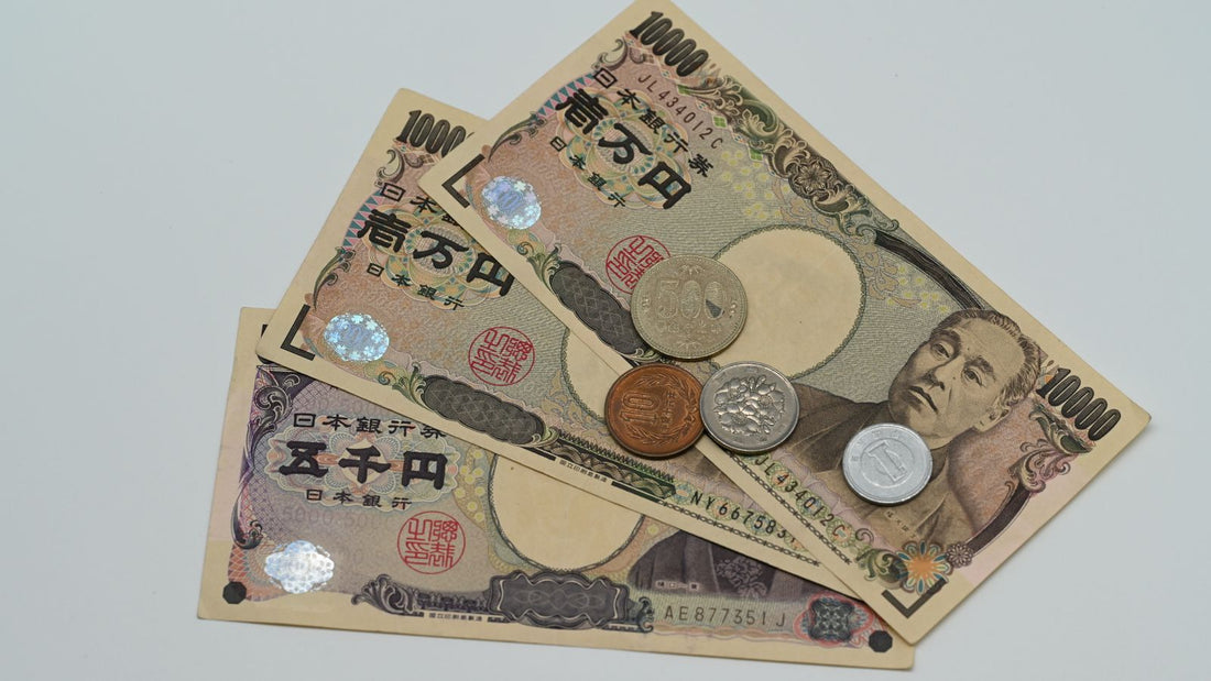 Banconote e monete giapponesi in yen, politica monetaria della Bank of Japan