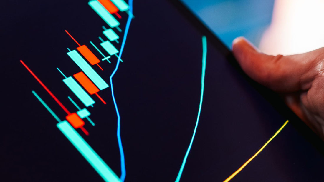 Tablet con grafico dei mercati finanziari, immagine illustrativa degli indicatori di analisi tecnica